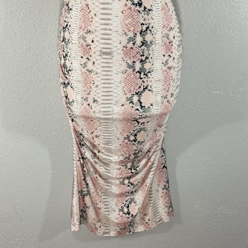 Isabella Oliver for a Pea in the Pod pink snake print midi dress - Picture 4 of 11